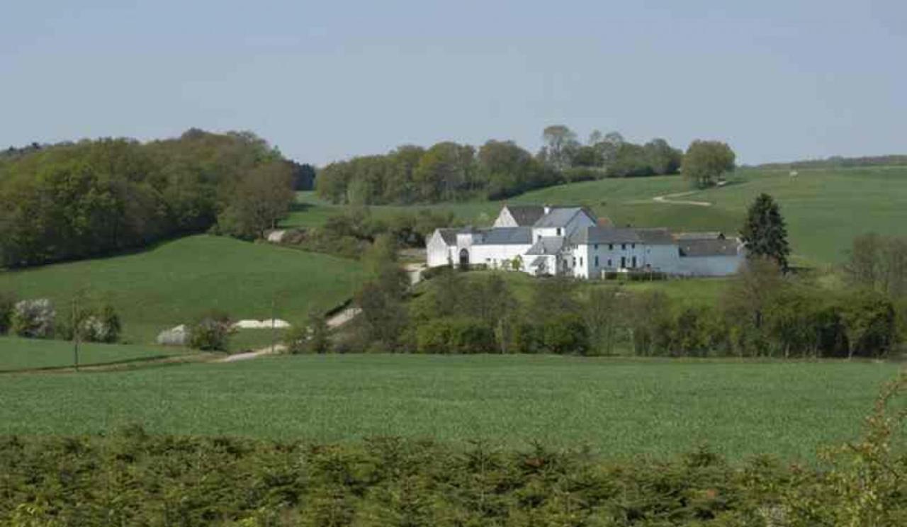 La Ferme De Basseilles Guest House Mozet Eksteriør bilde