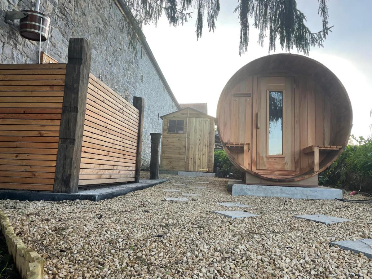 La Ferme De Basseilles Guest House Mozet Eksteriør bilde