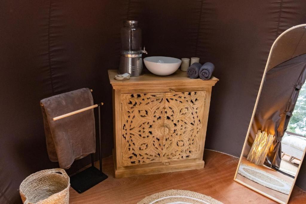 La Ferme De Basseilles Guest House Mozet Eksteriør bilde